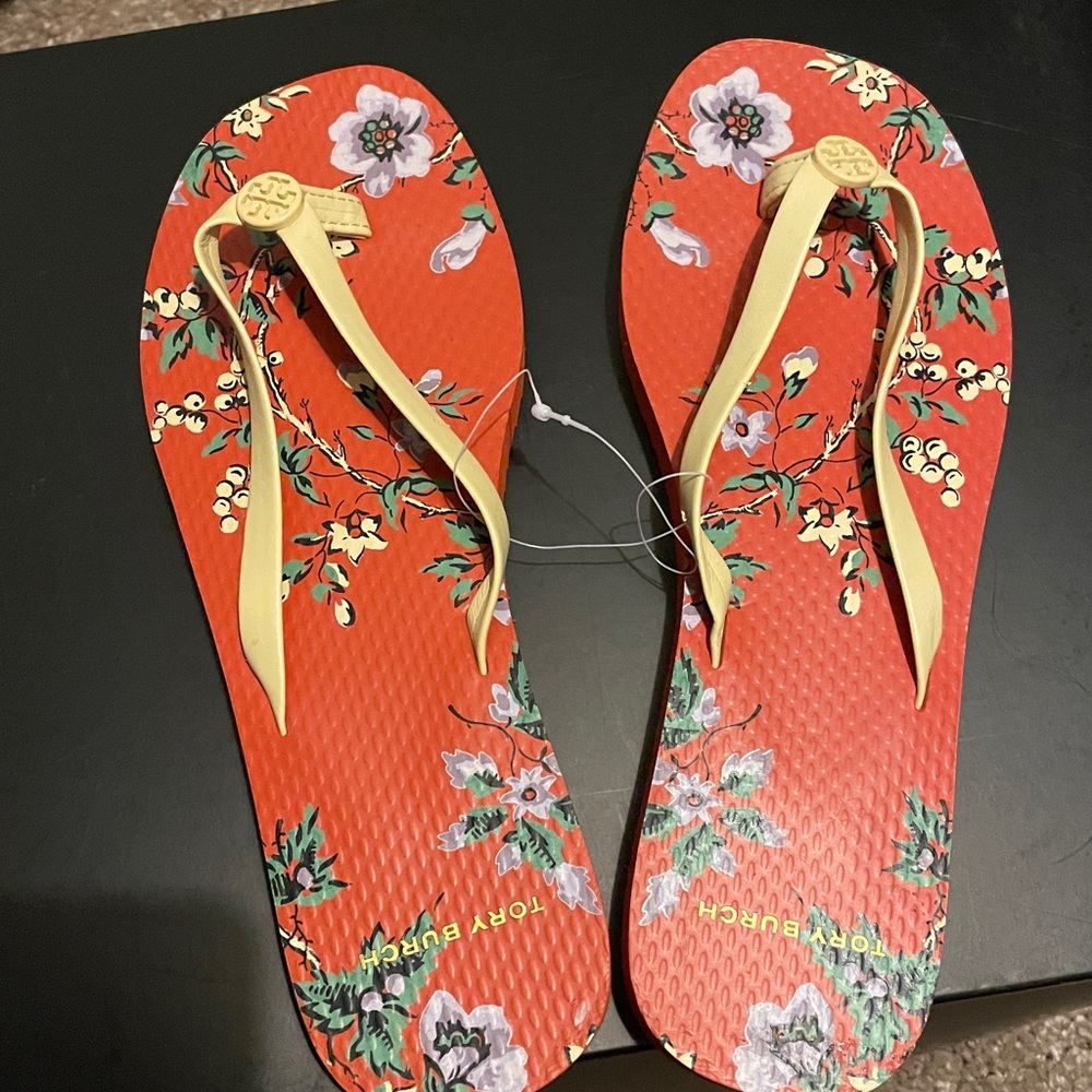 Tory Burch flip flops size 6 bag included - Picture 5 of 5